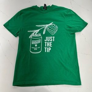 Goodwood brewing graphic tee - size small